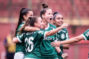 Stefanie marcou o primeiro gol da partida