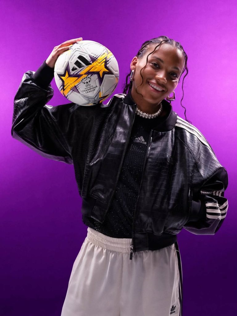 Vicky López apresenta a nova bola da UEFA Women's Champions League | Divulgação / UEFA