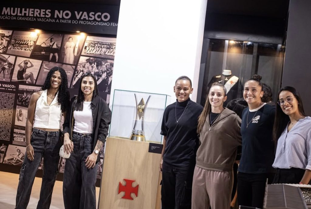 Jogadoras do Vasco em inauguração da exposição no Museu Vasco da Gama | Dikran Sahagian/ Vasco da Gama