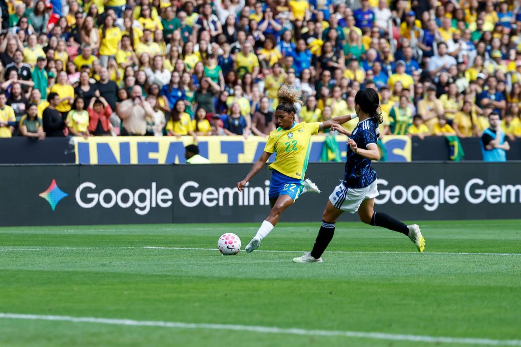 Com direito a gol de bicicleta, Brasil vence a Argentina em amistoso no Beira-Rio