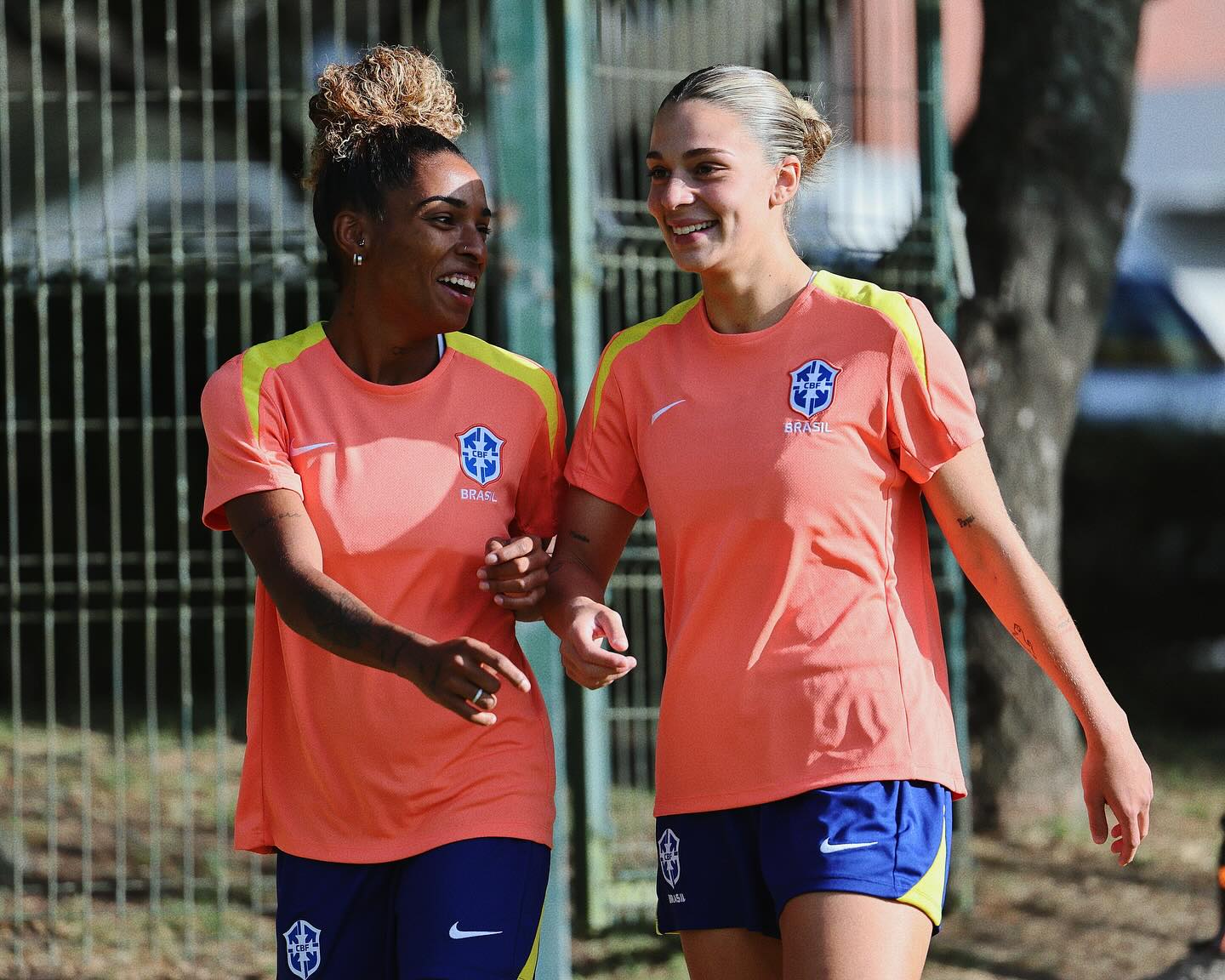 Gio e Luany no treino da Seleção Brasileira