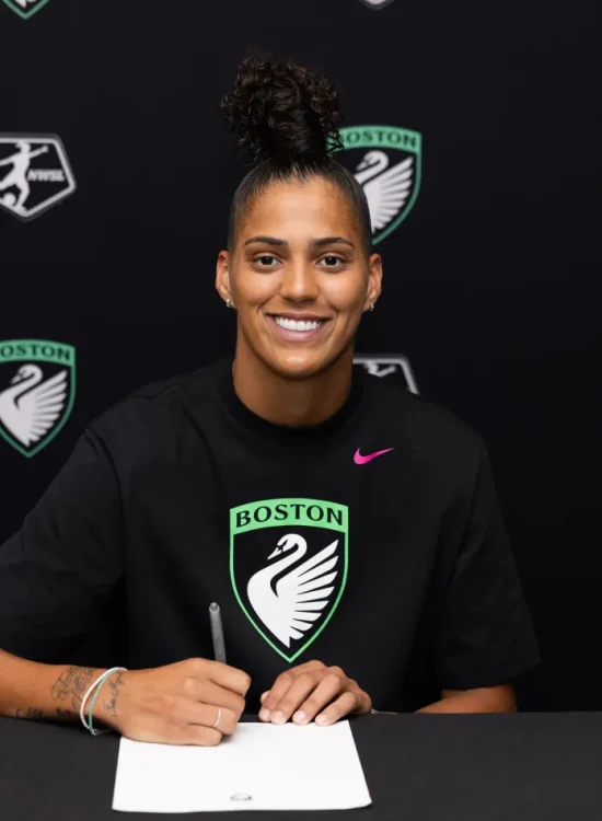 Amanda Gutierres no Boston Legacy