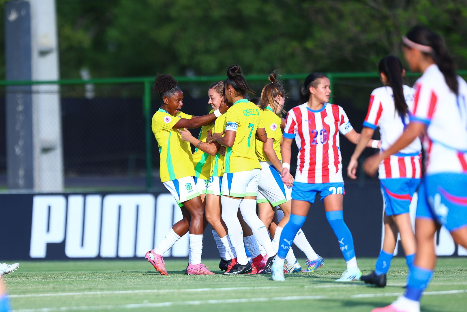 Brasil vence Paraguai por 3 a 1 na fase final do Sul-Americano Feminino Sub-20