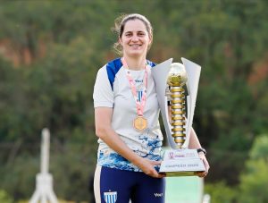 Carine Bosetti no Avaí Kindermann em 2025 