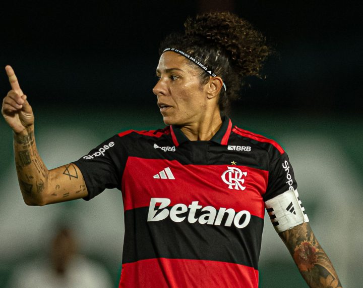 Com gol da aniversariante Cristiane e atuação segura de Karol Alves, Flamengo domina o clássico e volta a vencer no Brasileirão