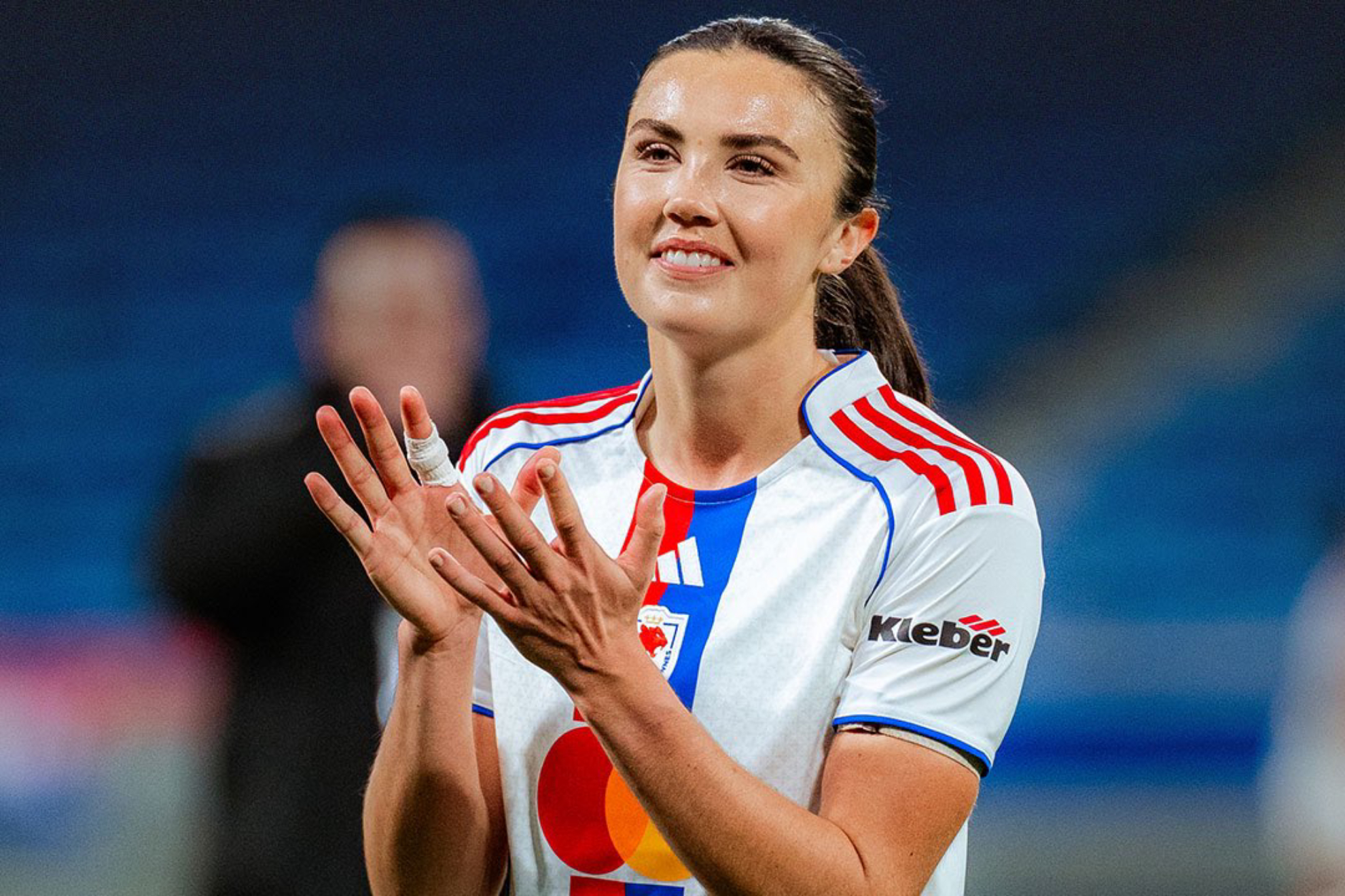 Ingrid Engen pode se tornar a segunda jogadora a disputar finais da Champions por três clubes diferentes