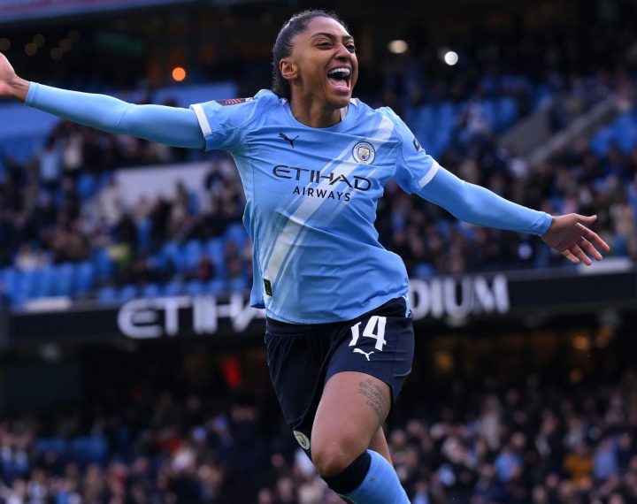 Kerolin é a primeira jogadora brasileira a ganhar um título da WSL com o Manchester City