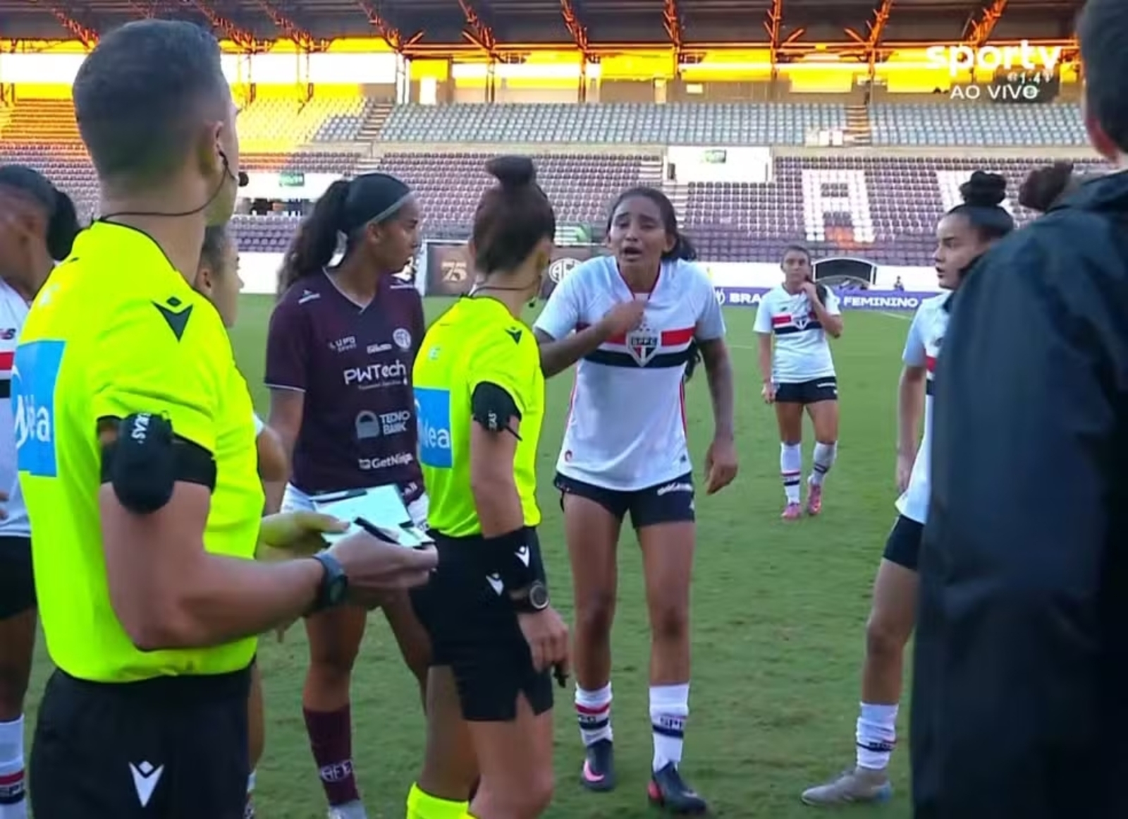 Ferroviária encerra vínculo com maqueiro acusado de misoginia contra jogadora do São Paulo no Brasileirão Feminino Sub-20