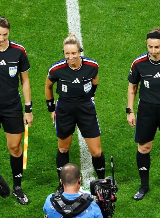 Copa do Mundo de 2026 terá trio de arbitragem 100% feminino pela primeira vez