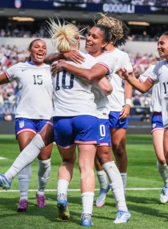 Seleção Estadunidense Feminina mantém favoritismo mundial com nova geração e liderança no ranking da FIFA