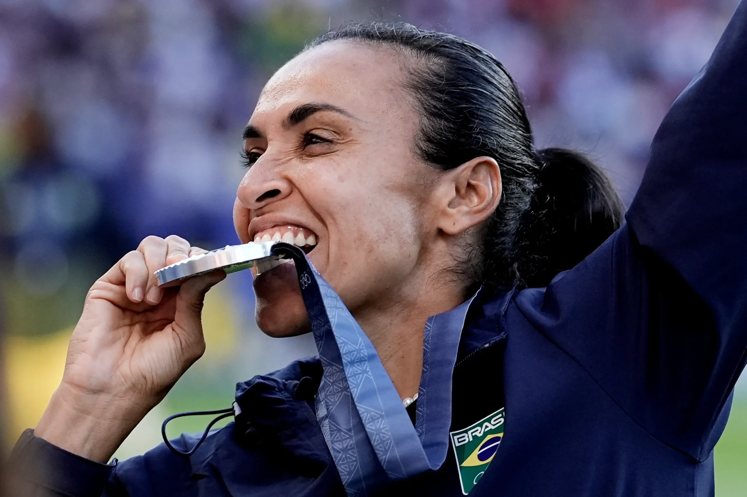 Messi alcança marca na artilharia masculina das Copas, mas recorde absoluto segue com Marta