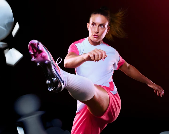 Atacante do Catar usa chuteira assinada por Alexia Putellas na Copa do Mundo