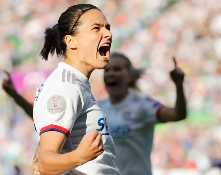 Ex-capitã da Alemanha e do Lyon anuncia aposentadoria aos 34 anos após carreira marcada por conquistas históricas