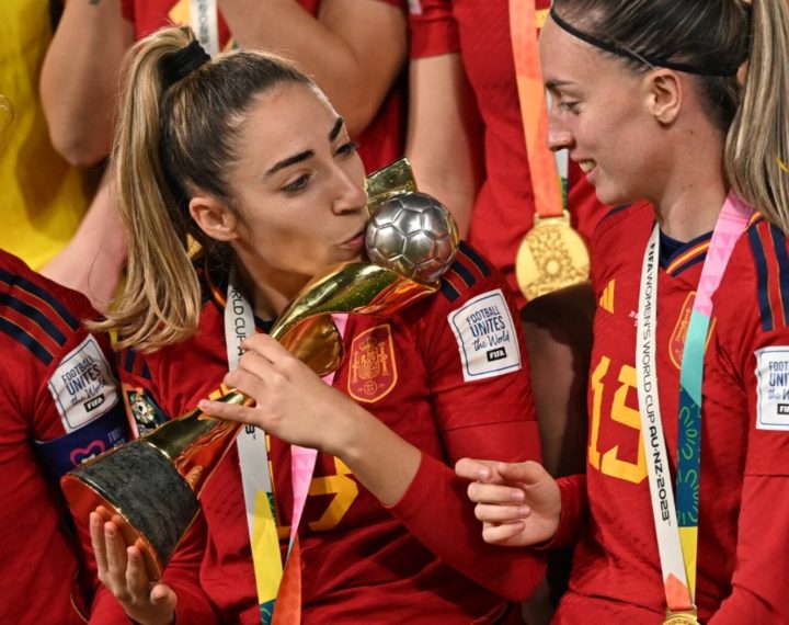 Espanha faz história ao conquistar simultaneamente as Copas do Mundo masculina e feminina