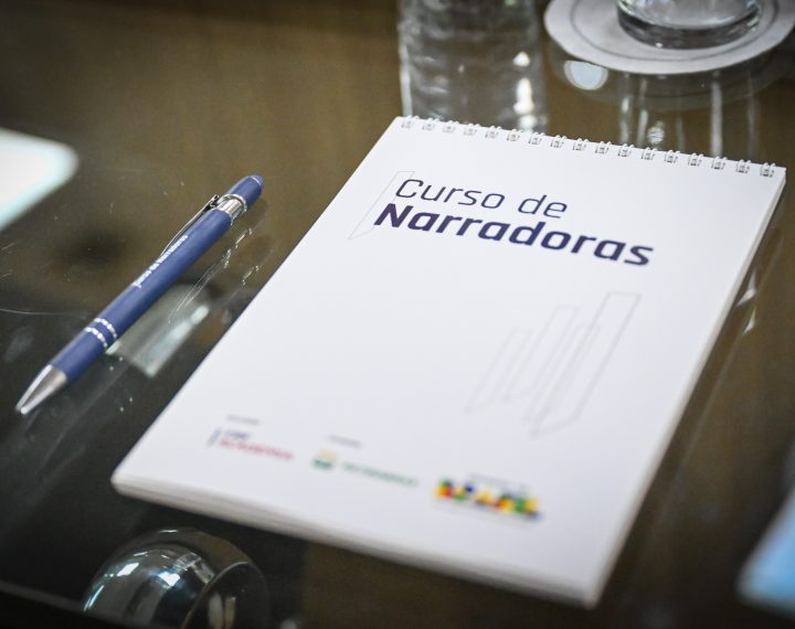 Curso de narradoras da FPF abre novas oportunidades para mulheres que querem entrar nas transmissões de futebol