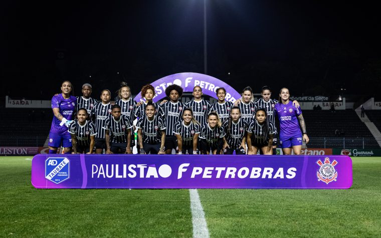 Corinthians paga dívida parcial com feminino após cobrança das jogadoras
