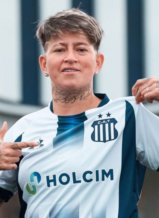 Yamila Rodríguez acerta retorno ao futebol argentino após deixar o Grêmio e é anunciada pelo Talleres
