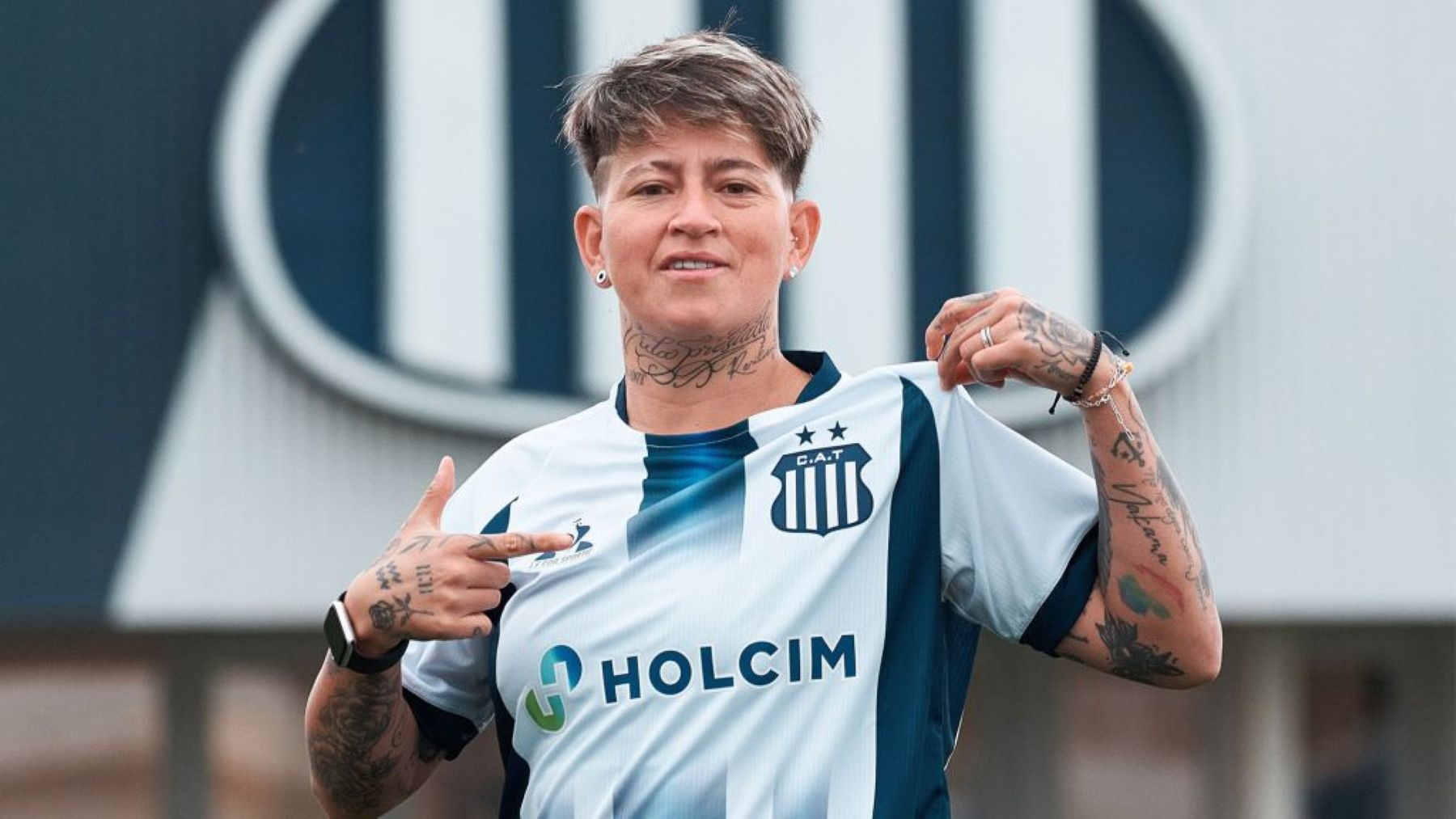 Yamila Rodríguez acerta retorno ao futebol argentino após deixar o Grêmio e é anunciada pelo Talleres