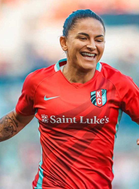 Debinha atinge 83 gols e se torna a maior artilheira da história da NWSL
