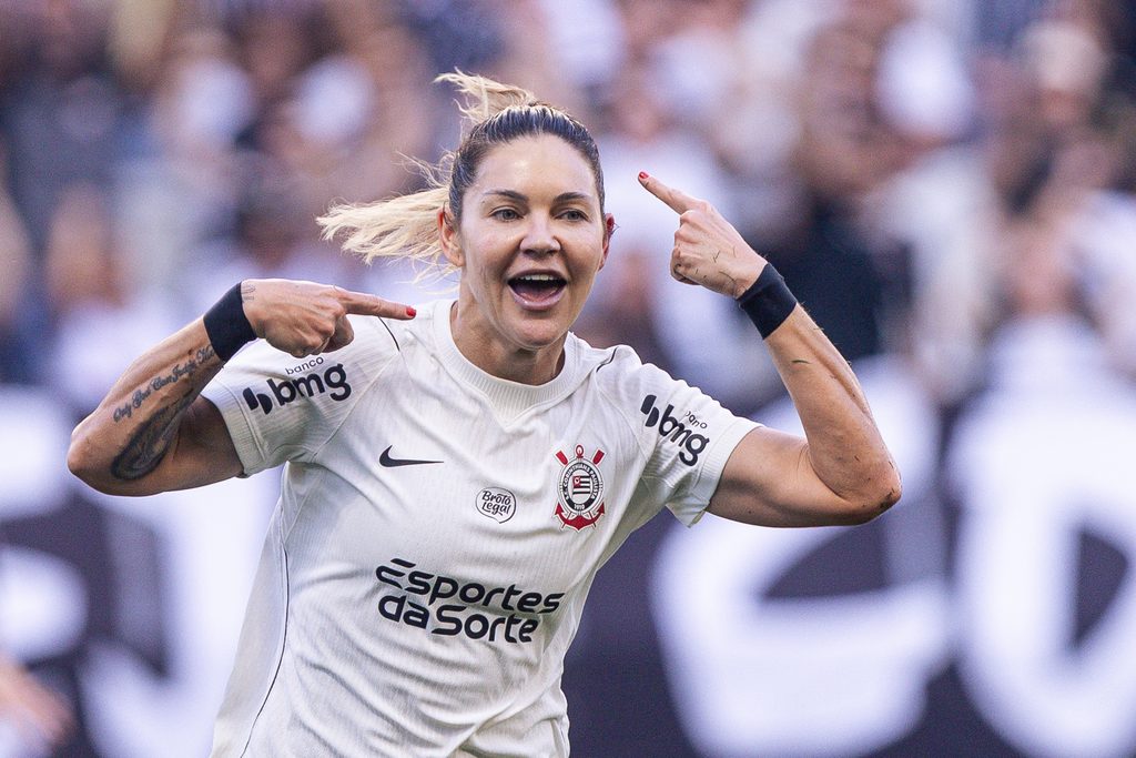 Gabi Zanotti comemorando primeiro gol do jogo de ida da final do Brasileirão Feminino A1 2026 | Rebeca Reis / Staff Images Woman / CBF