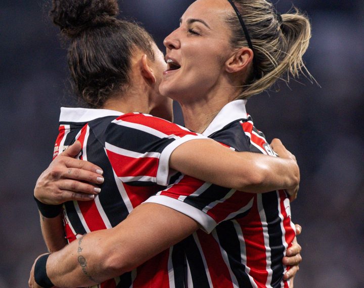 São Paulo quebra invencibilidade do Corinthians e sai na frente na final do Brasileirão Feminino