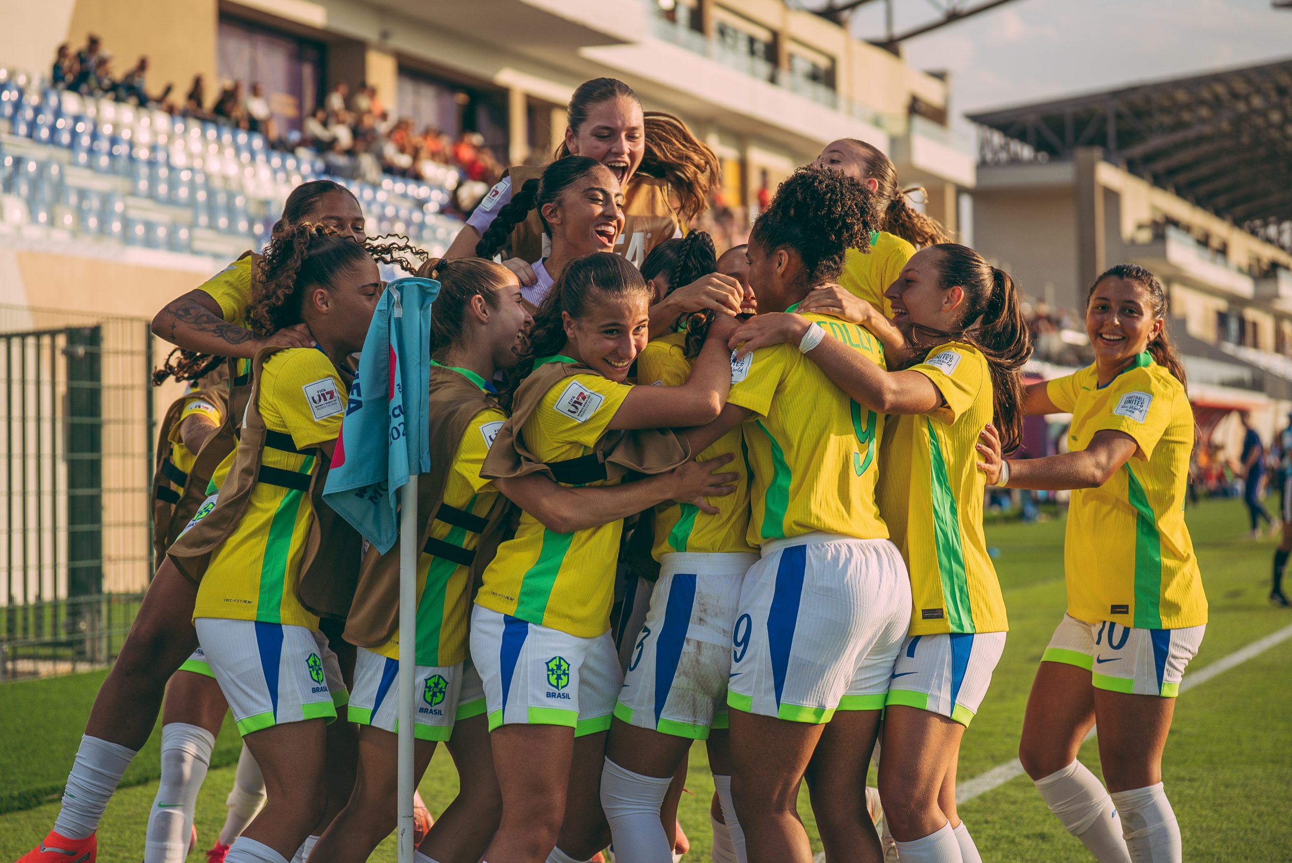Brasil goleia Canadá na estreia da Copa do Mundo Feminina Sub-17