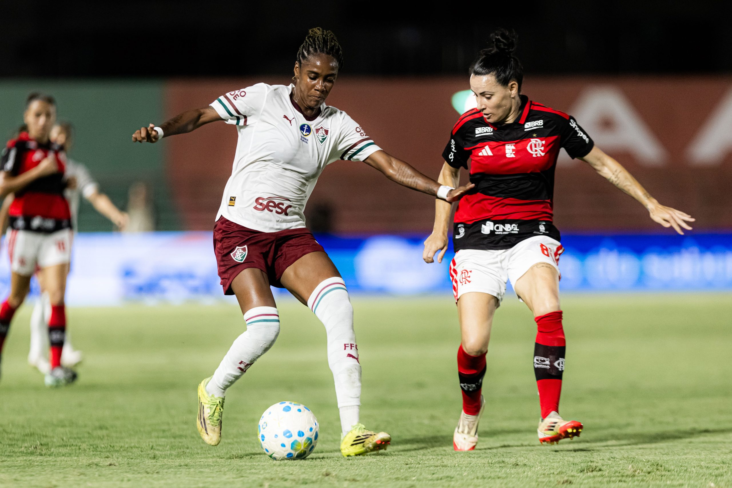 Fluminense e Flamengo se enfrentam em busca de classificação inédita na Copa do Brasil