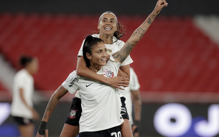 Corinthians goleia Caracas por 7 a 0 e garante vaga nas quartas da Libertadores Feminina