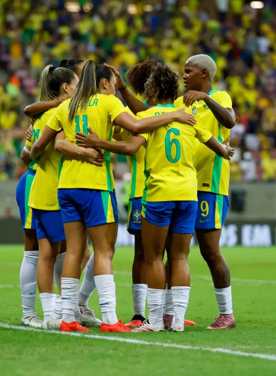 Brasil abre 2 a 0, mas cede empate à Argentina na Arena de Pernambuco