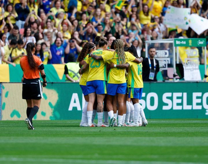 Com direito a gol de bicicleta, Brasil vence a Argentina em amistoso no Beira-Rio