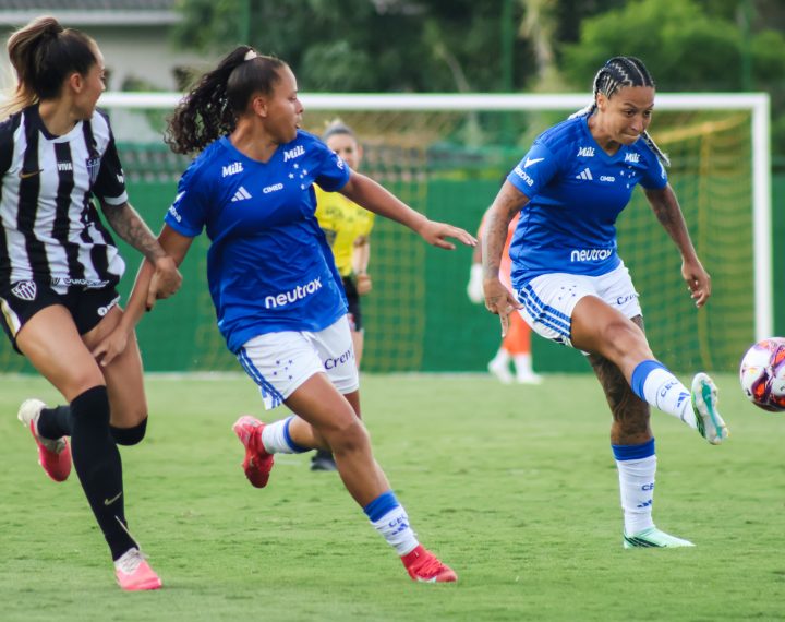 Cruzeiro vence Atlético Mineiro em clássico de sete gols e encerra primeira fase do Mineiro Feminino invicto
