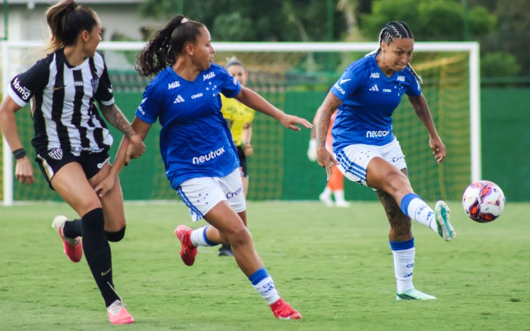 Cruzeiro vence Atlético Mineiro em clássico de sete gols e encerra primeira fase do Mineiro Feminino invicto