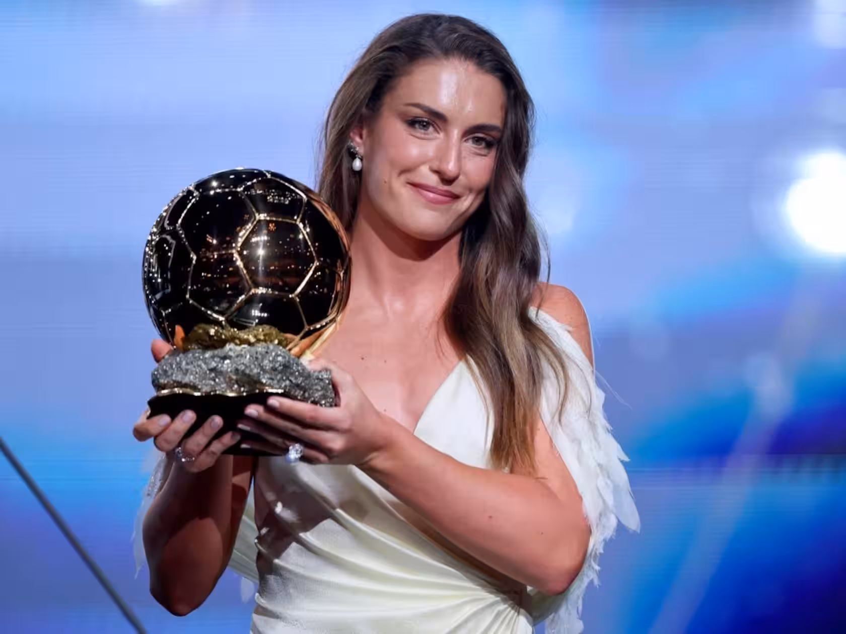 Alexia Putellas conquista terceira Bola de Ouro e Barcelona domina categorias femininas; confira os destaques da premiação
